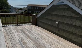 17 Saltaire Ave, Narragansett, RI 02882