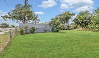 1217 E Cherry St, Altus, OK 73521