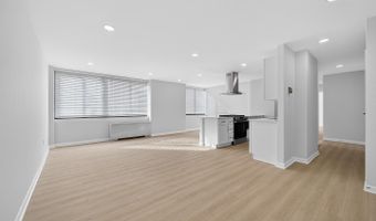 4390 LORCOM Ln 410, Arlington, VA 22207