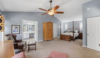 329 Gateford Dr, Ballwin, MO 63021