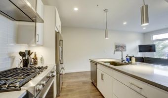 2337 CHAMPLAIN St NW 104, Washington, DC 20009