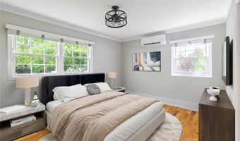 85 Shore Rd, Amityville, NY 11701