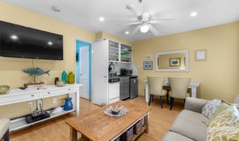 379 Bluff Rd 123, Amagansett, NY 11930
