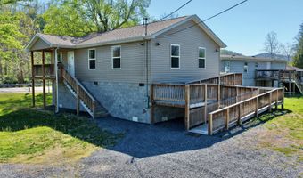 127 Calhoun St, Alderson, WV 24910