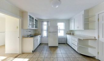 19 Dixon St 2, Newport, RI 02840