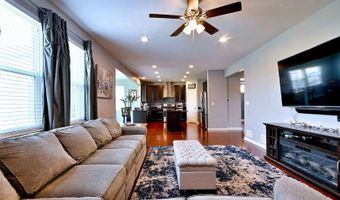 1128 Kingsmill Dr, Algonquin, IL 60102