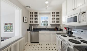 7908 W BOULEVARD Dr, Alexandria, VA 22308