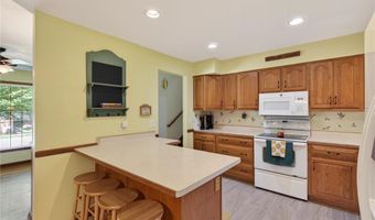 1094 Lowell Dr, Apple Valley, MN 55124