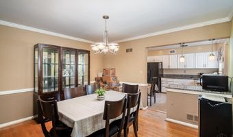 6781 Meadow Ridge Ln, Amberley, OH 45237