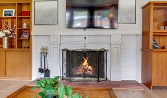 10210 SW CRESTWOOD Ct, Beaverton, OR 97008