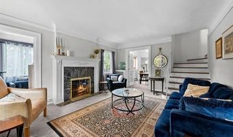 8911 Manor Ave, Allen Park, MI 48101