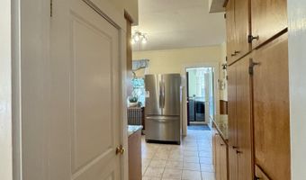 104 7th St, Bangor, ME 04401