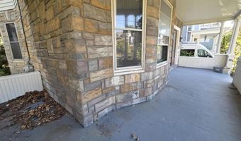 2 Maple Ave, Albany, NY 12208
