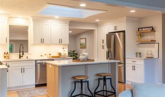 24 W Knollwood Cir, North Kingstown, RI 02852