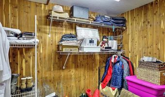33 Withington Rd, Narragansett, RI 02882