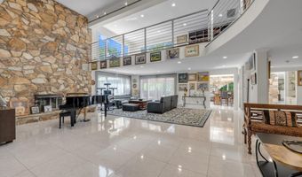 10 Macy Dr, Hewlett Bay Park, NY 11557