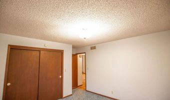 931 E Oak St, Algona, IA 50511