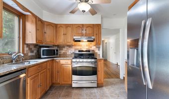 138 Wantastiquet Dr, Brattleboro, VT 05301