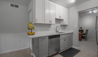 878 COLLEGE Pkwy #103, Rockville, MD 20850