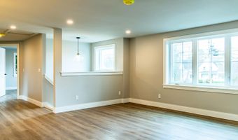 162 Waldo Ave, Belfast, ME 04915