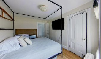 9 Dartmouth St, Newport, RI 02840