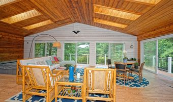 10 Birch Hill Rd, Albany, NY 12211