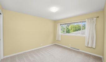 108 N May St, Addison, IL 60101