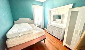 693 Thames St 1, Newport, RI 02840