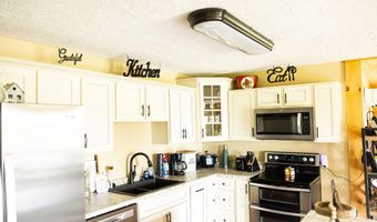 29 Left Fork Bear Track Rd, Beattyville, KY 41311