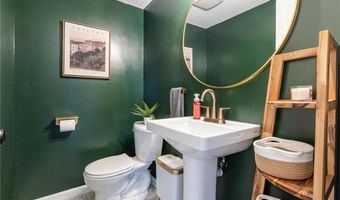 401 River Ln, Anoka, MN 55303