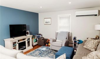 19 Bliven Ave, Bristol, RI 02809