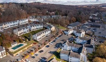 55 Mill Plain Rd 34-17, Danbury, CT 06811