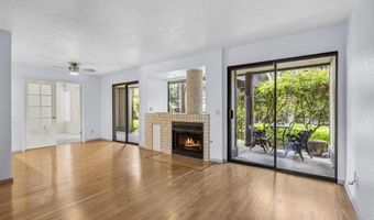 4015 Canario St D, Carlsbad, CA 92008