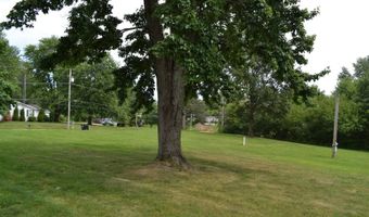 305 N Eighth St, Albion, IL 62806