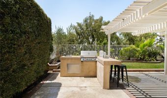 405 S Laureltree Dr, Anaheim, CA 92808