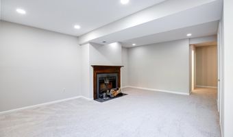 5713 LAWSONS HILL Ct, Alexandria, VA 22310