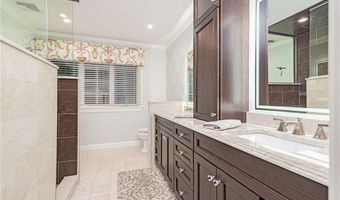 36 Beauchamp Dr, North Kingstown, RI 02874