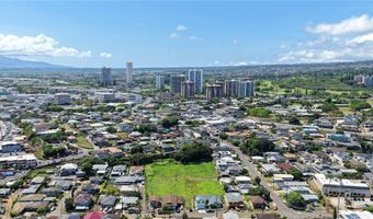 99-147 Mikalemi St, Aiea, HI 96701