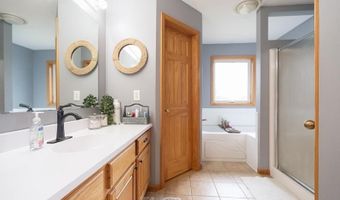 9199 50th St NW, Annandale, MN 55302