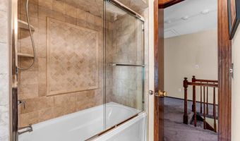 28 Doherty Dr, Middletown, NJ 07748