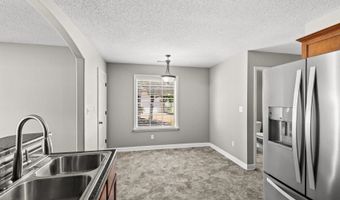 8924 VILLAGE LAKE Ln, Bartlett, TN 38002