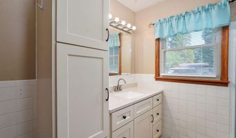 1301 S Tyler Ave, Aurora, MO 65605