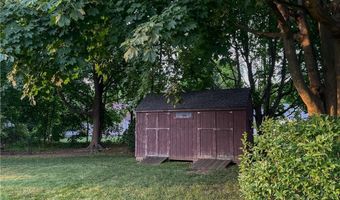 9 South Dr, Middletown, RI 02842