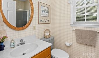 6 Oak Grove Rd, Arden, NC 28704