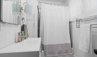 1025 S LAWE St, Appleton, WI 54915