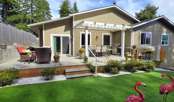 917 5 7TH St, Brookings, OR 97415