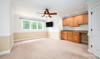 17 Bohemian Ln, Asheville, NC 28805