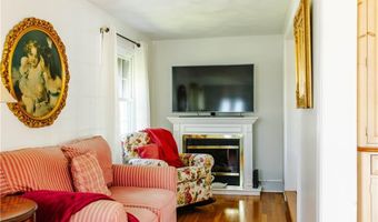 165 Sowams Rd, Barrington, RI 02806
