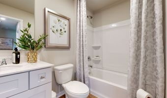 1308 NE COUNTRY MEADOW Dr, Ankeny, IA 50021