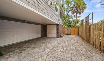 1271 E COAST Dr, Atlantic Beach, FL 32233